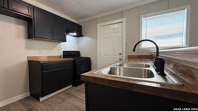 3 bed, 1.0 bath, 1644 sqft, $1,400 — Photo 3