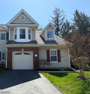 2 Sapphire Ln, Franklin Park, NJ, 08823