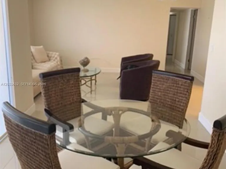 66 N Valencia Ave #Penthouse 2A — Photo 4