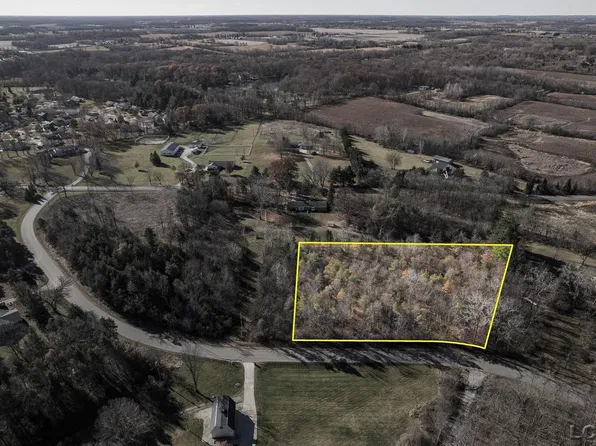 100 Pleasant Dr, Tecumseh, MI 49286