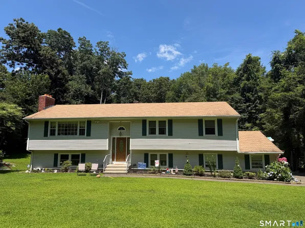 12 Briarwoods Terrace, Trumbull, CT 06611