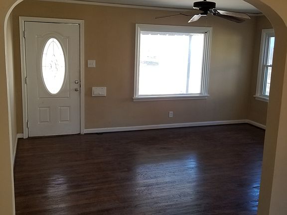 4th image of 921 S Fannin St