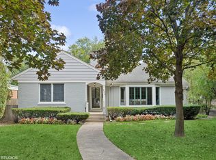 900 Locust Rd, Wilmette, IL 60091