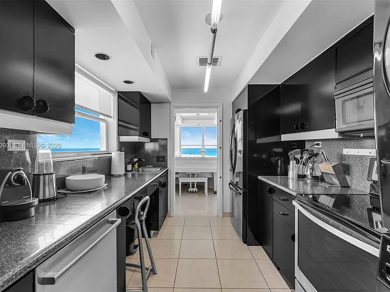 4925 Collins Ave #11E — Photo 9