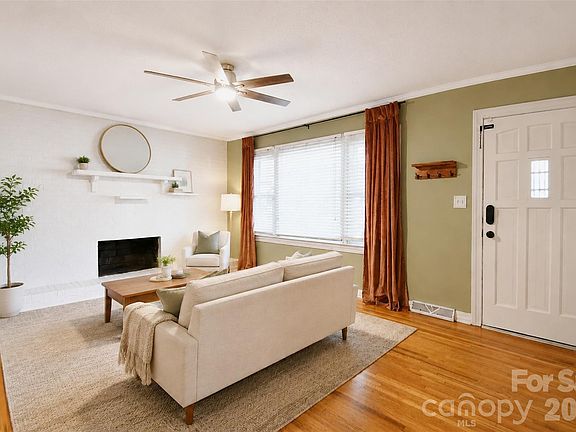5th image of 608 Pamela St NE