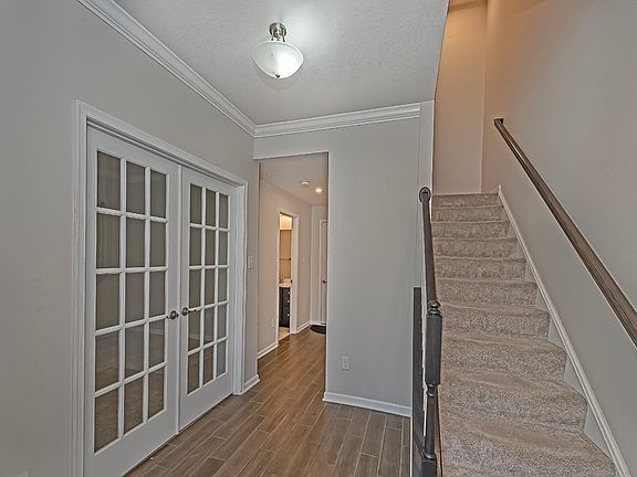 4th image of 3014 Mahican Cir