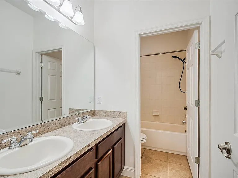 1882 Stillwood Way — Photo 34