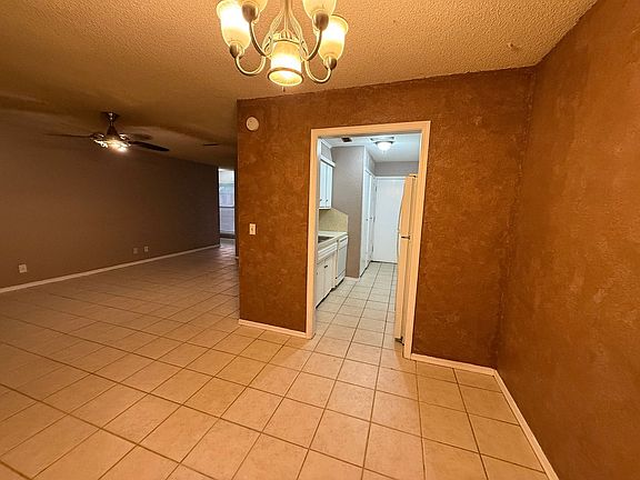 4th image of 4811 S Hickory Ave