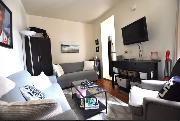 Rented by REAL New York | media 20