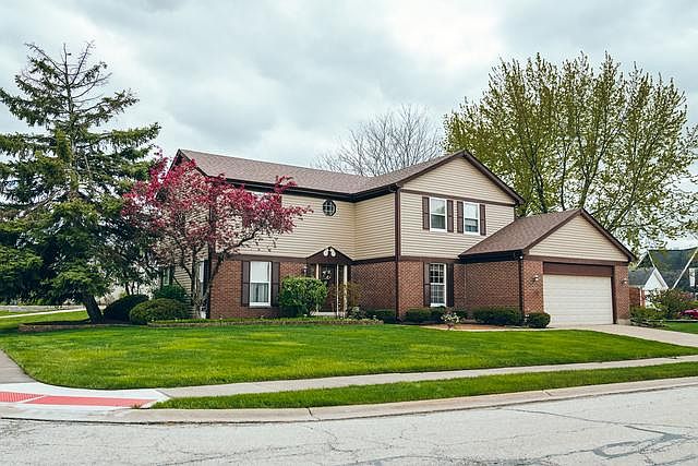 1st image of 334 Kensington Ct