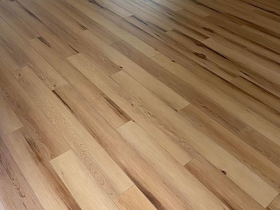 Brand new floors and paint - pictures coming soon....