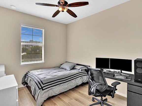 4th image of 3976 Poinciana Ln