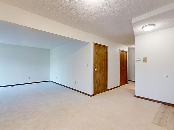 4th image of 5 Greenbriar Dr Unit 3