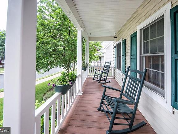 3rd image of 608 Wexford Ave