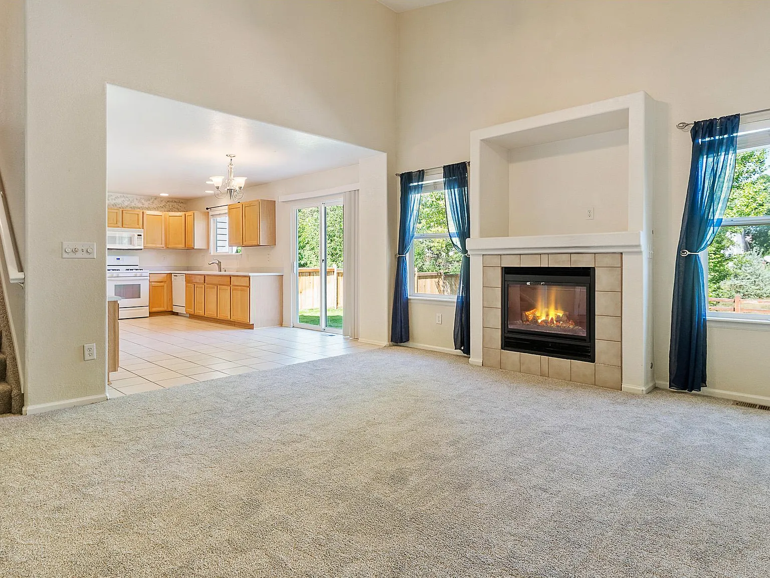 4 bed, 2100 sqft, $2,800 — Photo 4