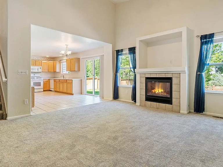 1862 Twin Lakes Cir — Photo 4