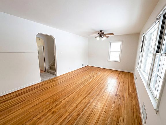 3rd image of 8839 Tyler St NE