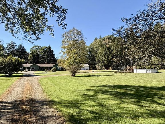 5th image of 173 Sleepy Hollow Dr