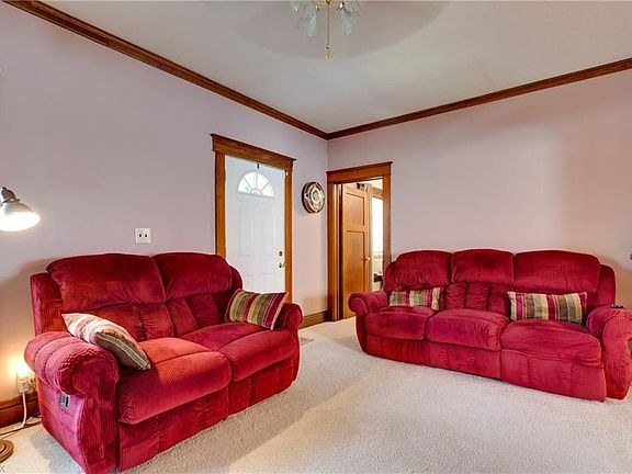 3rd image of 216 Logan St