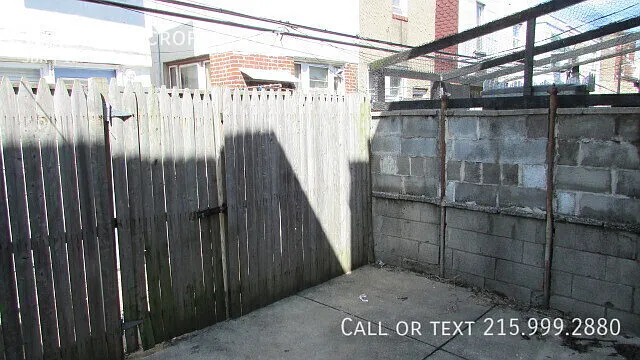 1716 S Bancroft St — Photo 4