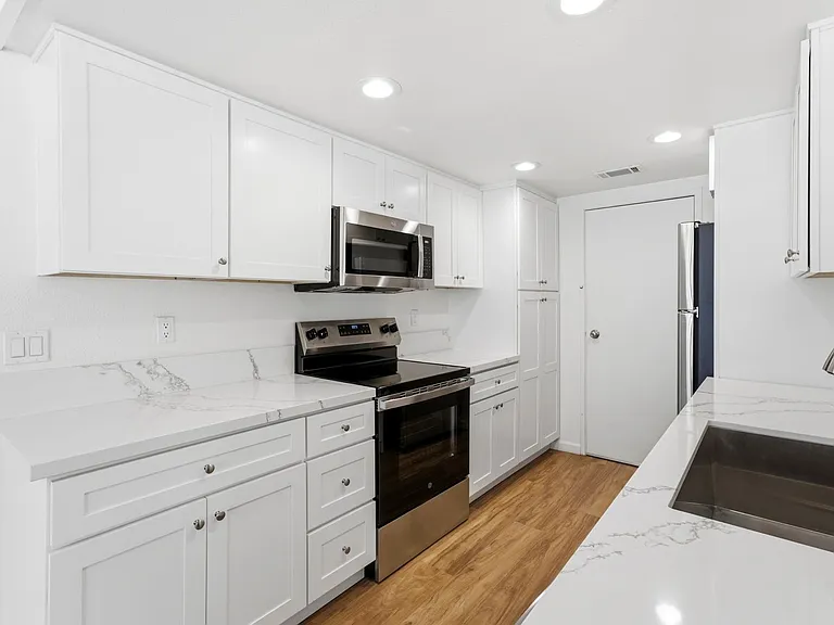 15192 Moir Ct — Photo 9