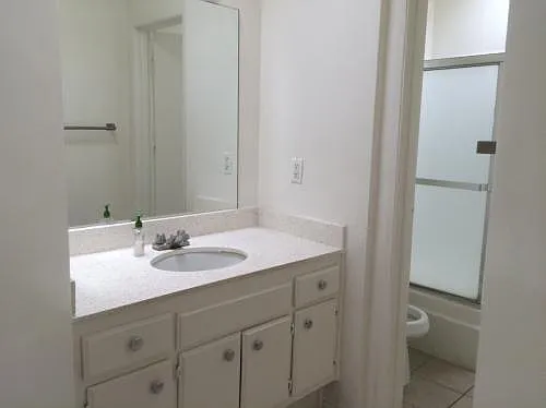 324 S Saint Andrews Pl — Photo 8