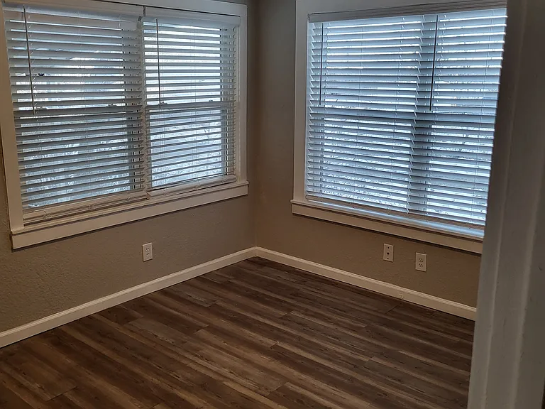 5527 Wabash Ave — Photo 4