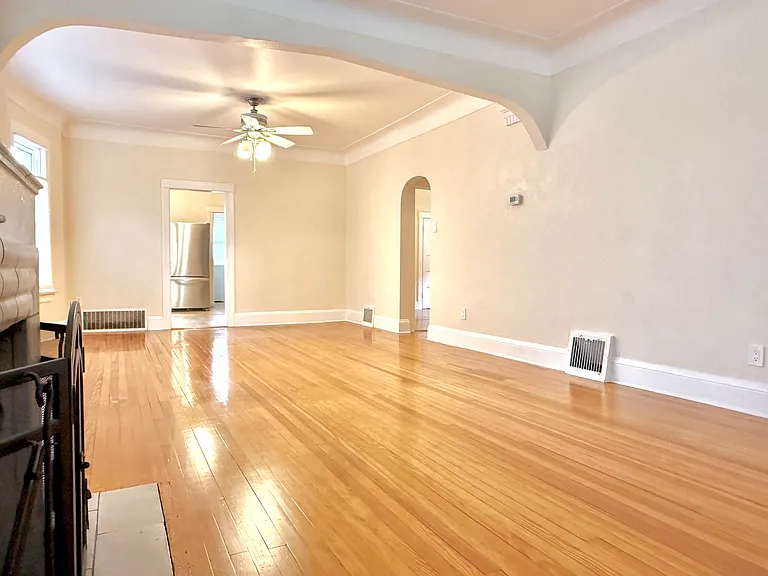 235 S Grant St — Photo 3