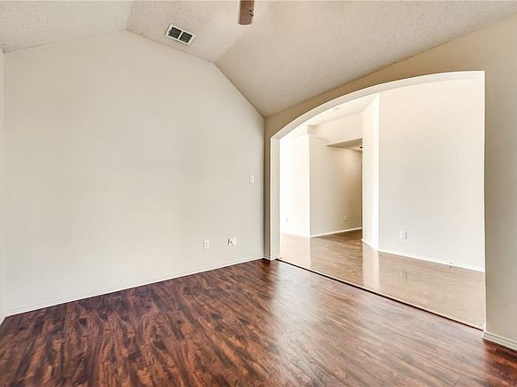 4th image of 6204 Autumnwood Dr