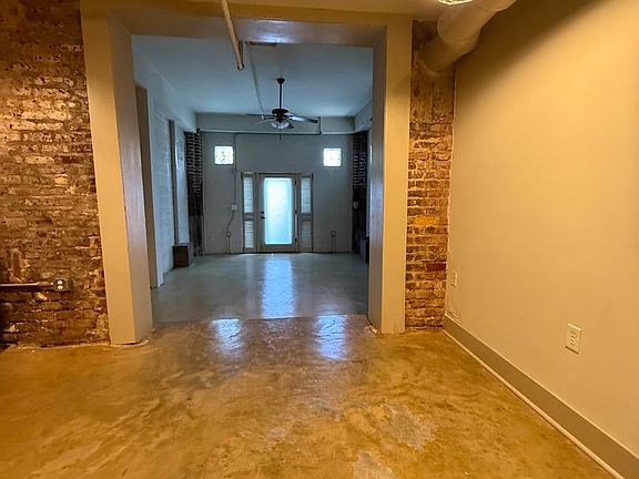 3rd image of 533 Main St APT B1