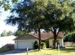 1720 Spinning Wheel Dr, Lutz, FL 33559