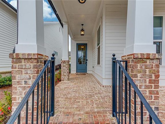 4th image of 704 Hickory Hollow Walk