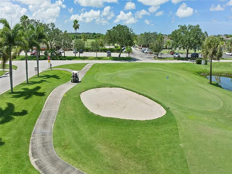 Open to the public! 18-hole executive golf course, driving range & Pro Shop @ Vista Plantation Golf Course!