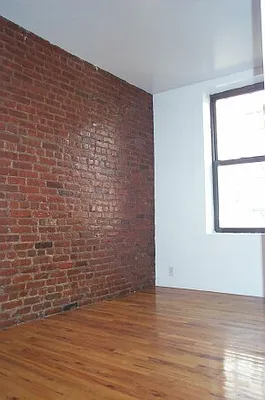 Rented by Tower Brokerage | media 30