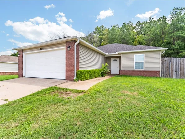 2101 Garnet Rd, Springdale, AR 72764