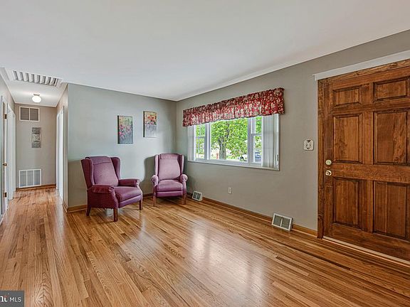 5th image of 26 Kempton Rd