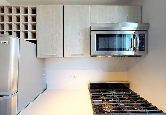 4th image of 801 Amsterdam Ave APT 9I