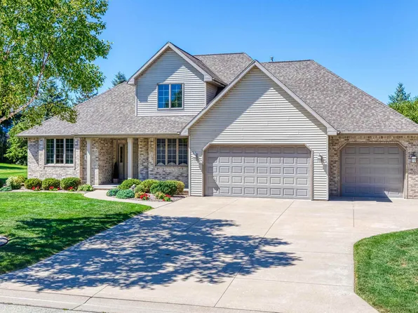 3535 N Russelwood Dr, Appleton, WI 54913