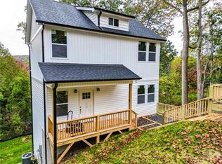 62 Naples Rd, Asheville, NC 28804