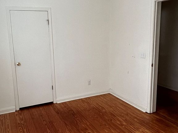 3rd image of 1920 8th St APT 2