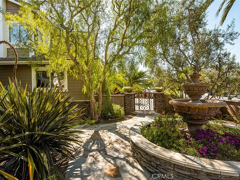 2281 Orchard Dr — Photo 5