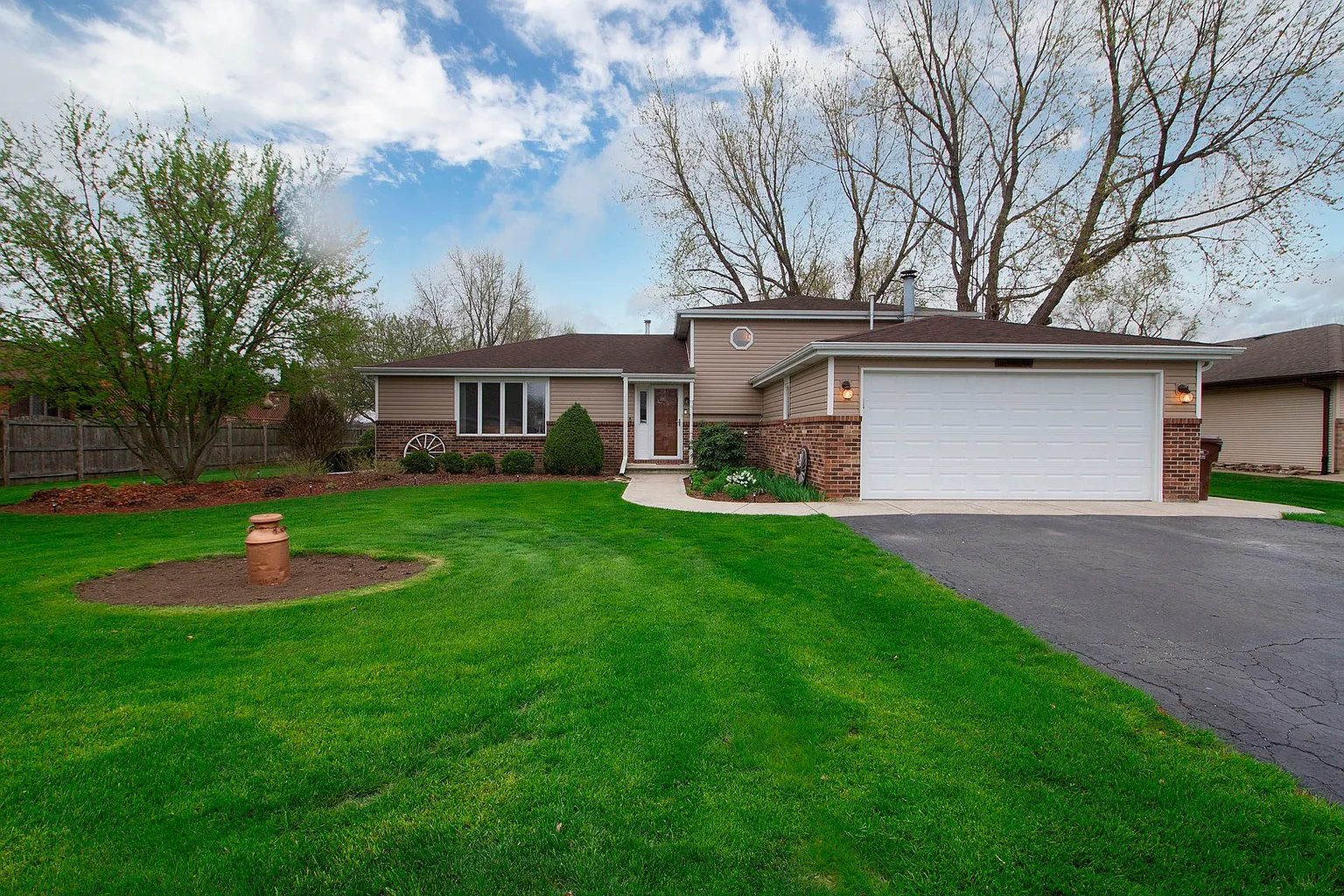 17241 W Rich Ct photo 1