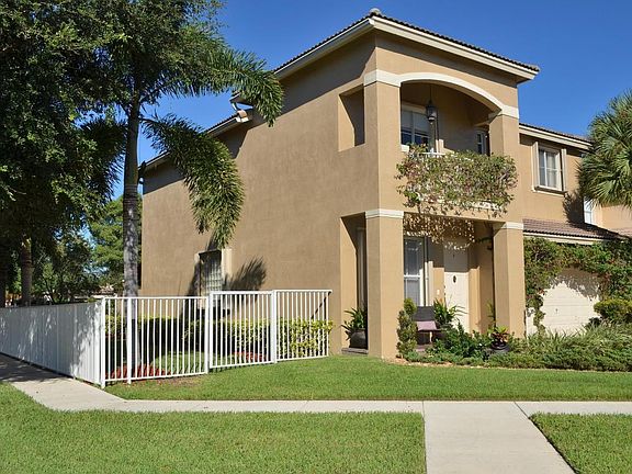3rd image of 5224 Sancerre Cir