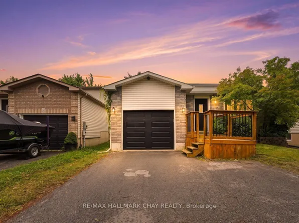 26 Whitehorn Cres, Barrie, ON L4N 8E4