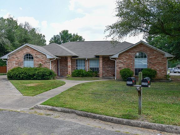 2nd image of 3225 Ellen Dr