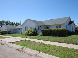 523 4th St SE, Sidney, MT 59270