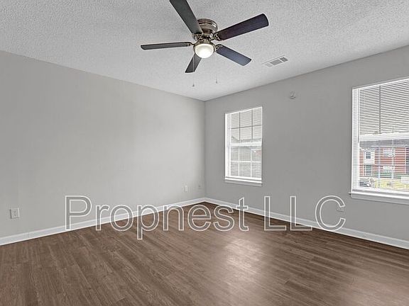 5th image of 802 Barrington Woods Cv #A