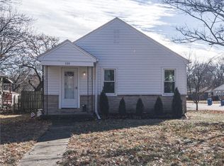 101 SE 7th St, Lees Summit, MO 64063