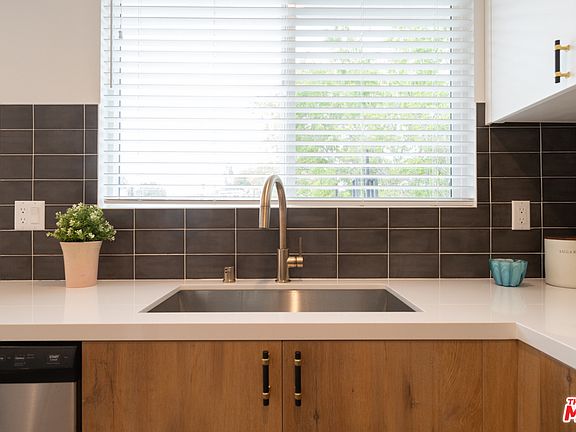 4th image of 3305 Primera Ave #3309-1/2