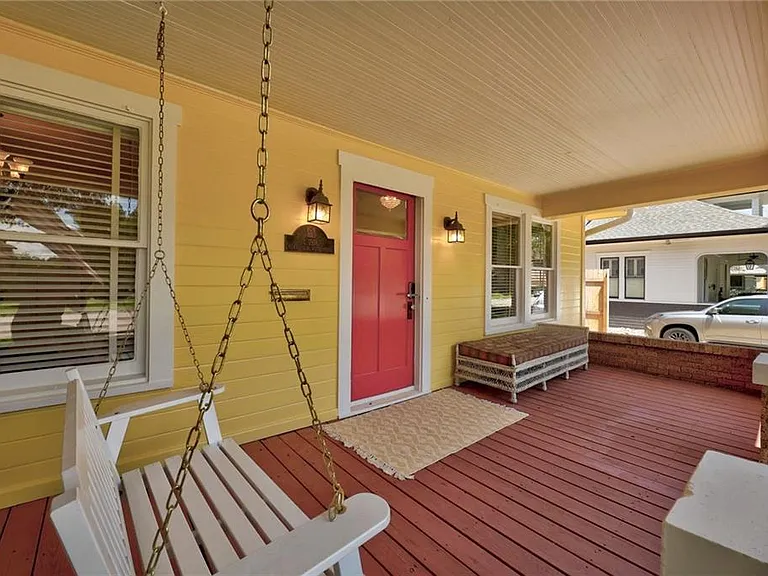 1604 S Main St — Photo 3